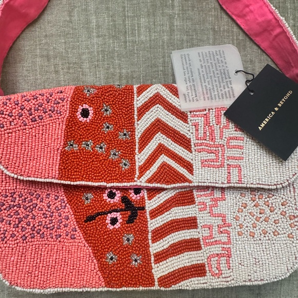 America & Beyond Shoulder Beaded Bag - Picture 3 of 6